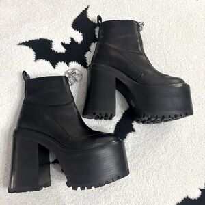 Killstar Limelight Platform Zip Boots with Pentagram Hardware US size 9